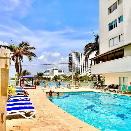 Apartaestudio Piso Alto, Cerca Hotel Hilton Y Dan Carton Salida Al Mar